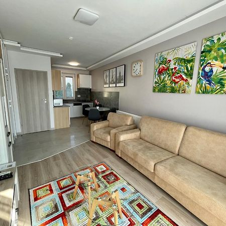 Lara Lux Apartment Hajduszoboszlo Luaran gambar