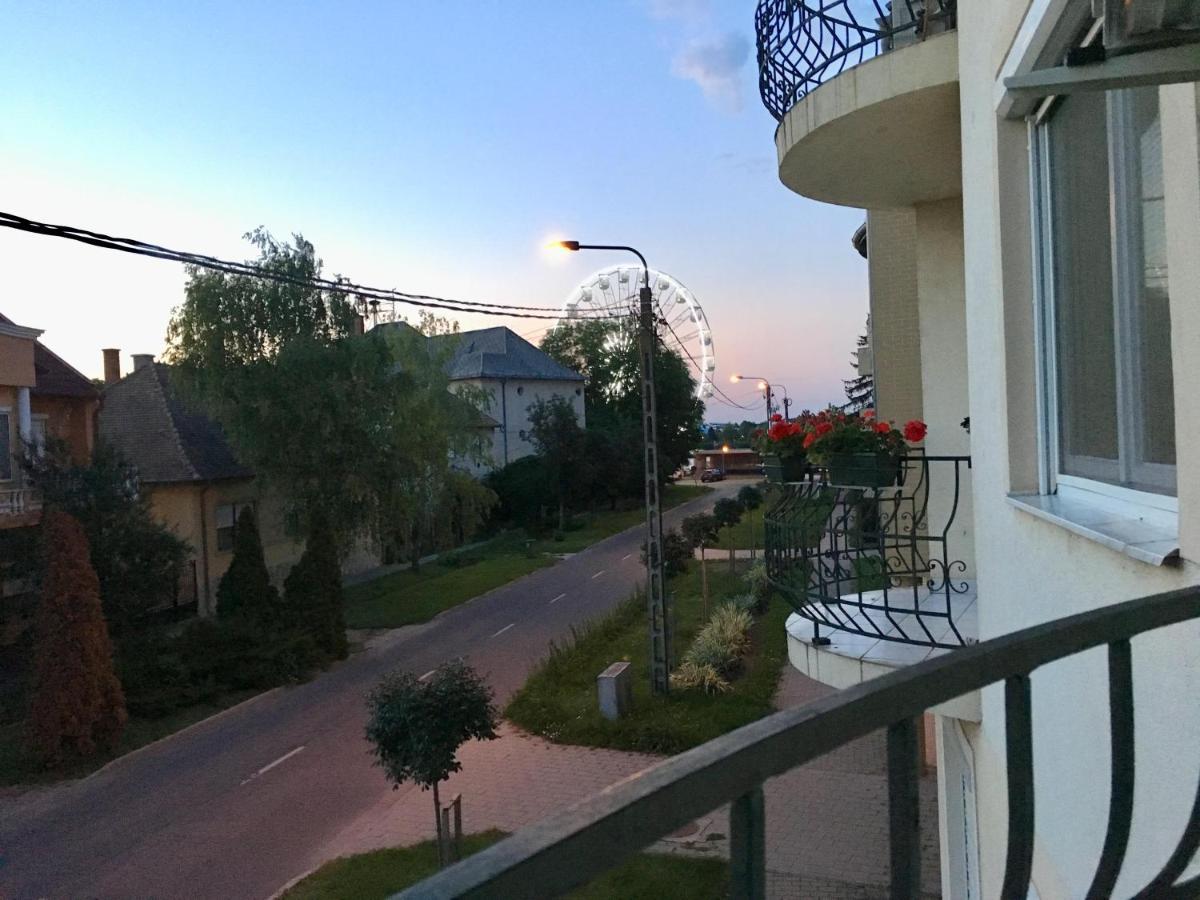 Lara Lux Apartment Hajduszoboszlo Luaran gambar