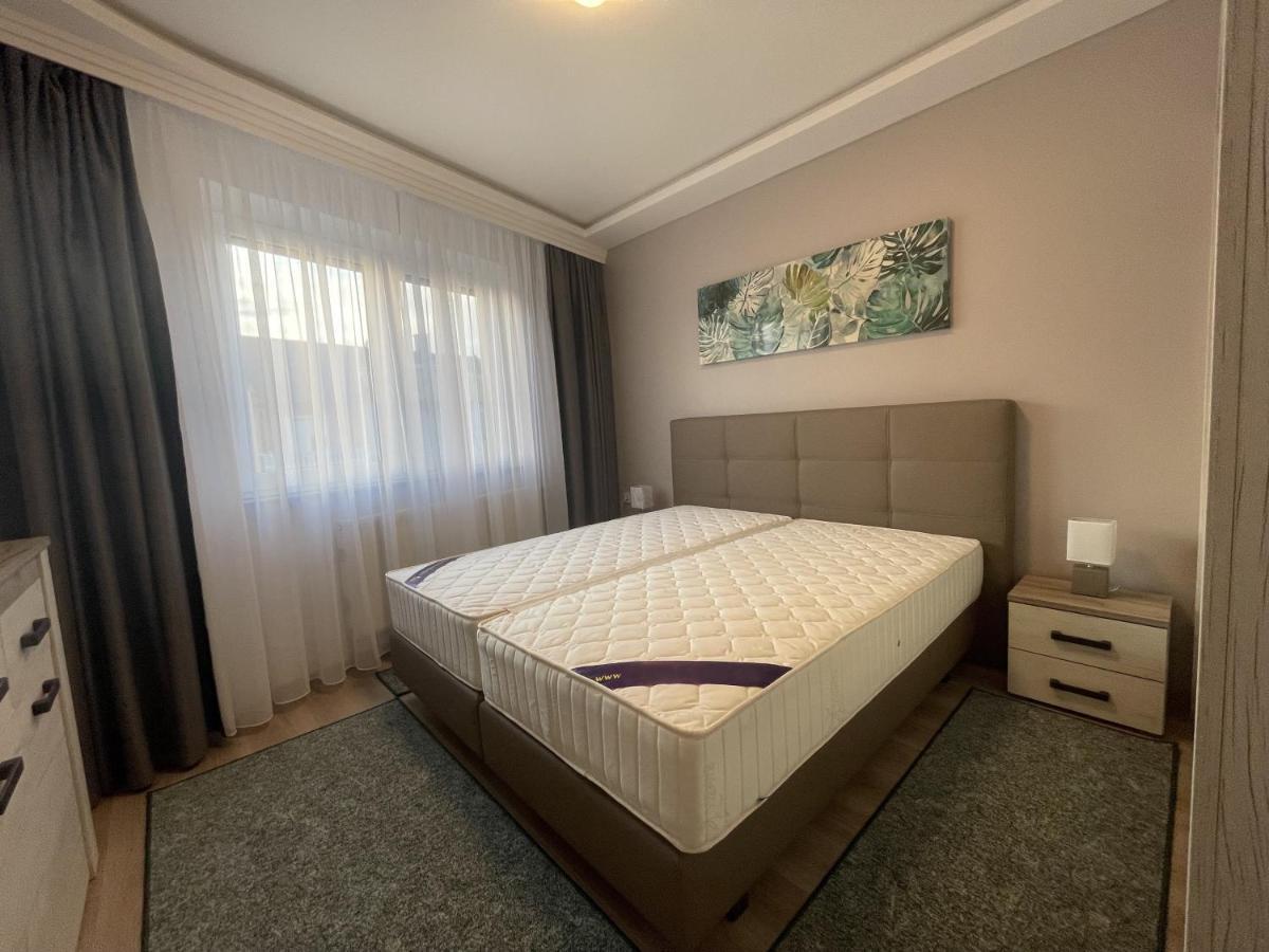 Lara Lux Apartment Hajduszoboszlo Luaran gambar