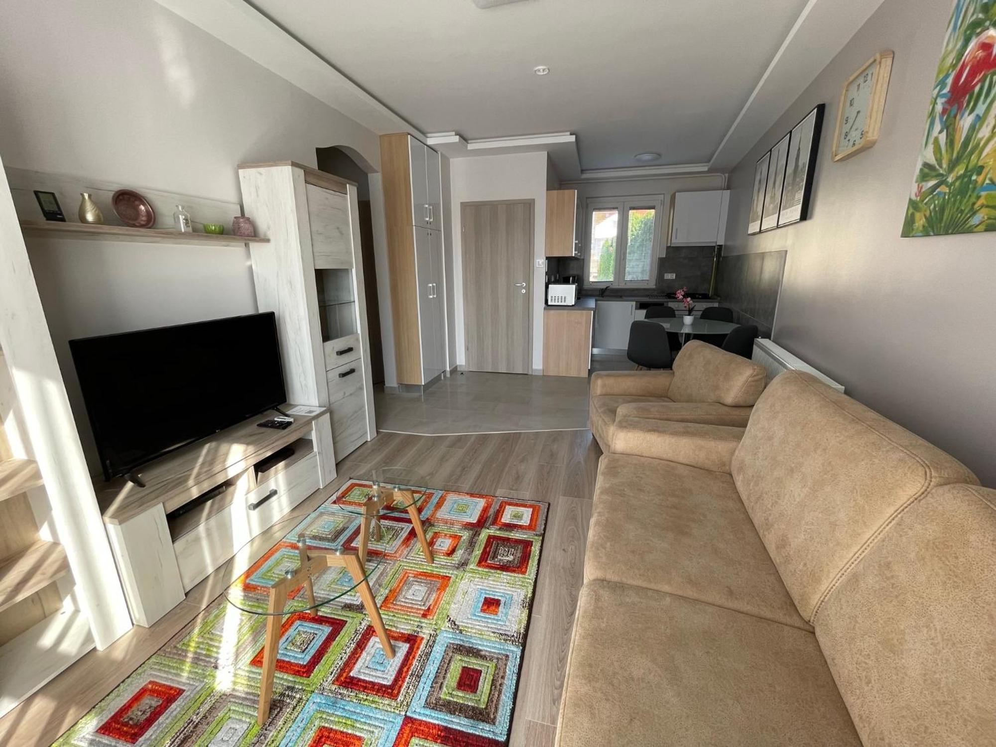 Lara Lux Apartment Hajduszoboszlo Luaran gambar